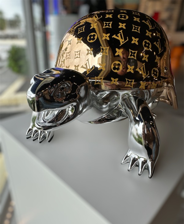 Louis Vuitton Turtle - Pop art - luxury - fashion - sculpture