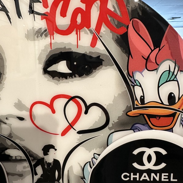 Kate Moss - Chanel - Cartier - Claudia - Disney